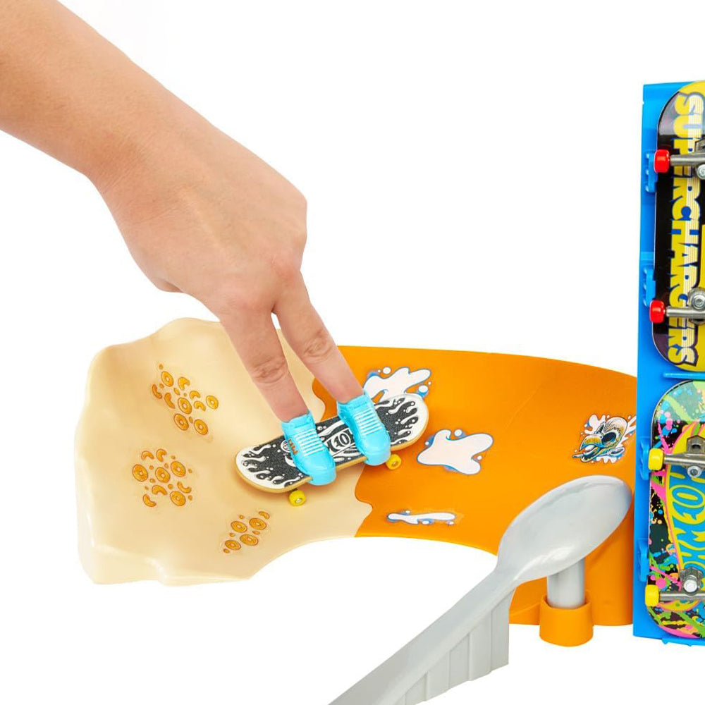 Hot Wheels Skate Tony Hawk Cereal Skate Bowl Fingerboard Set